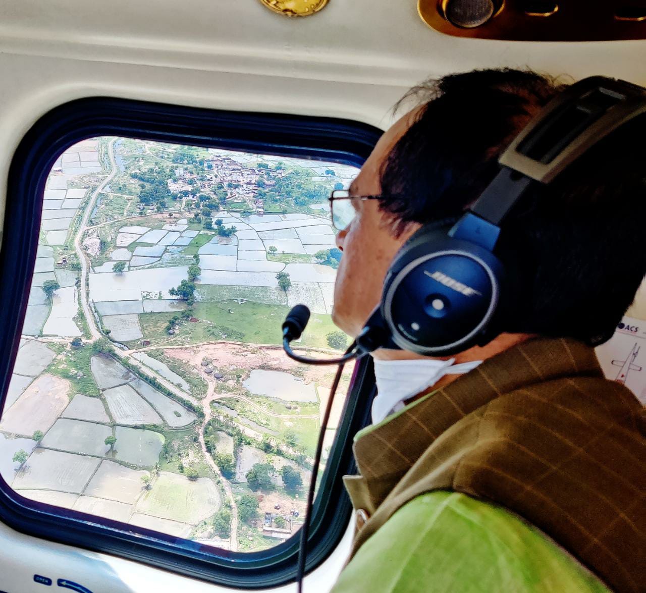  मुख्यमंत्री ने किया ग्वालियर चंबल के बाढ़ प्रभावित क्षेत्रों का हवाई दौरा
