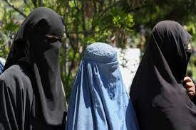 महिलाओं के लिए तालिबान का फरमान, यूनिवर्सिटी में नकाब पहनकर आना होगा जरुरी 