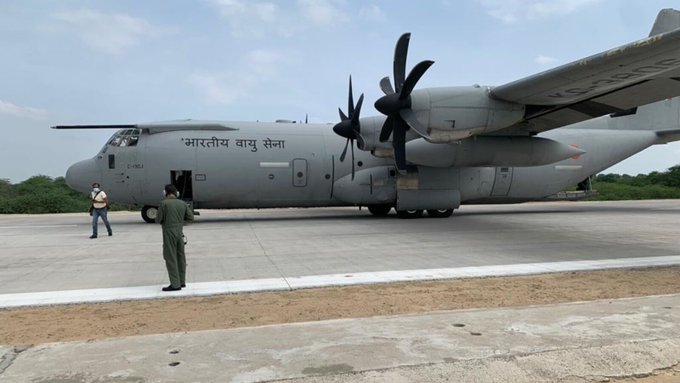 पाकिस्तान सीमा के पास तैयार हुआ स्पेशल एयरस्ट्रिप, सुखोई और जगुआर ने दिखाया दम 