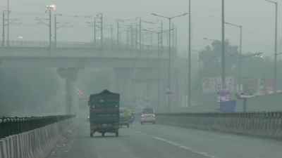  सबसे खराब श्रेणी में पहुंची दिल्ली की हवा, दिवाली के बाद और बढ़ेगा प्रदूषण का स्तर
