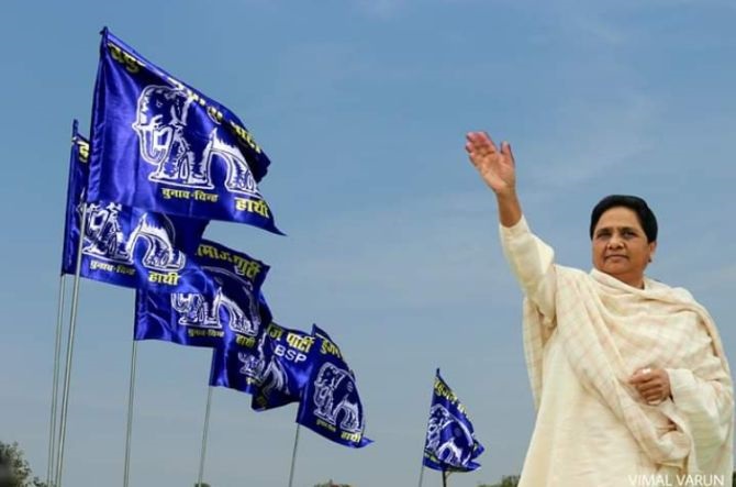 मायावती का बड़ा ऐलान, अपने दम पर चुनाव लड़ेगी BSP, अखिलेश का 400 सीटों का दावा बचकाना 