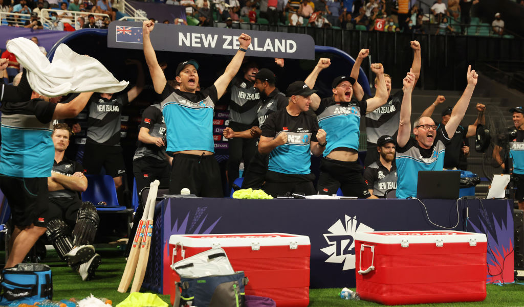 T 20 वर्ल्ड कप: आखिरी ओवर्स में पलट दी बाजी और फाइनल में पहुंच गई न्यूजीलैंड