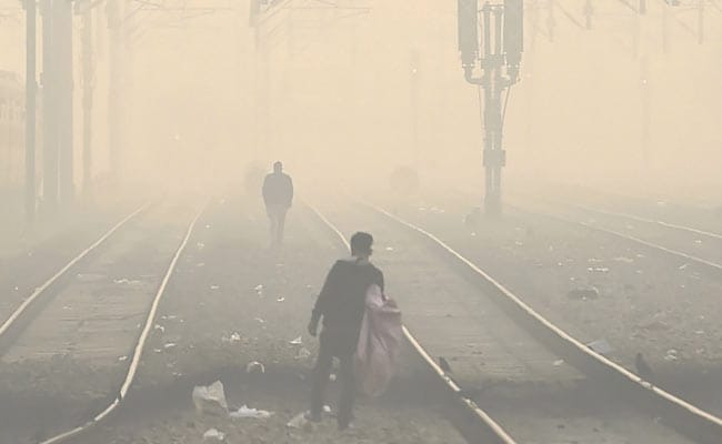  बढ़ते प्रदूषण से गंभीर हुई दिल्ली की स्थिति, दो इलाकों में 800 के पार पहुंचा AQI 
