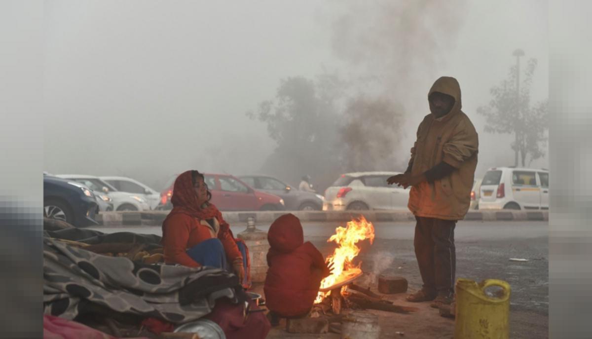  शीतलहर से ठिठुर रही दिल्ली, 3.2 डिग्री तक पहुंचा तापमान 