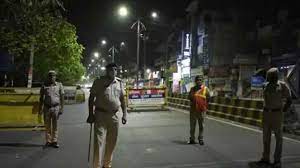  दिल्ली में आज से नाईट कर्फ्यू, इन चीजों की रहेगी छूट 
