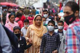 दिल्ली में ओमिक्रोन का येलो अलर्ट, कड़ी हुई पाबंदियां 