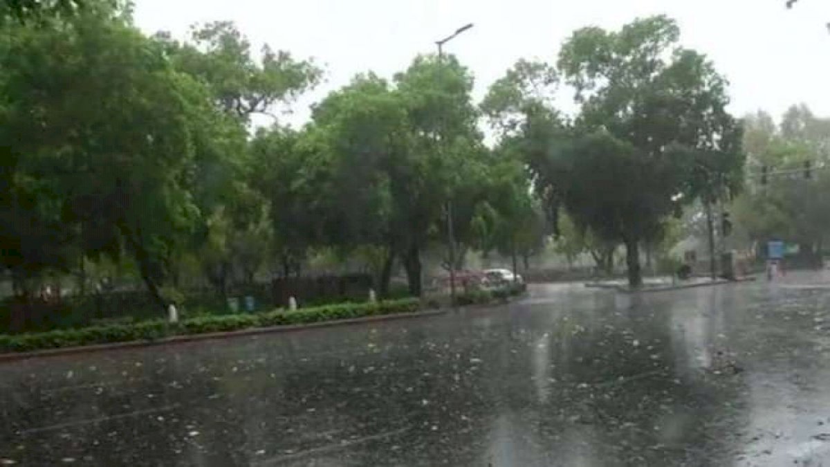  मध्यप्रदेश में दो दिन और होगी बारिश, कई इलाकों में गिरे ओले 
