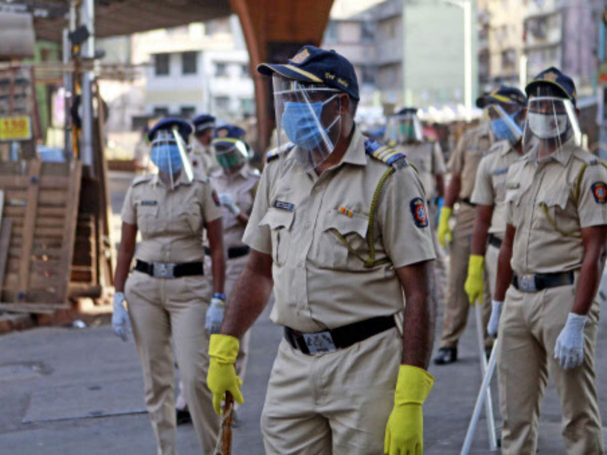 दिल्ली में कोरोना की चपेट में आए 300 पुलिसकर्मी, कई आईपीएस अधिकारी भी शामिल 