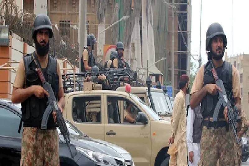 पाकिस्तान में सैन्य चौकियों पर आतंकी हमला, एक जवान की मौत, चार हमलावर भी मारे गए 