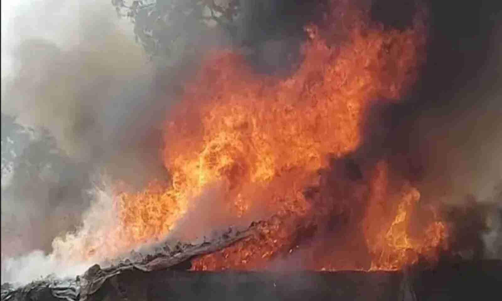झुग्गी बस्ती में लगी आग, 36 झोपड़ियां जलकर ख़ाक, लाखों का नुकसान 