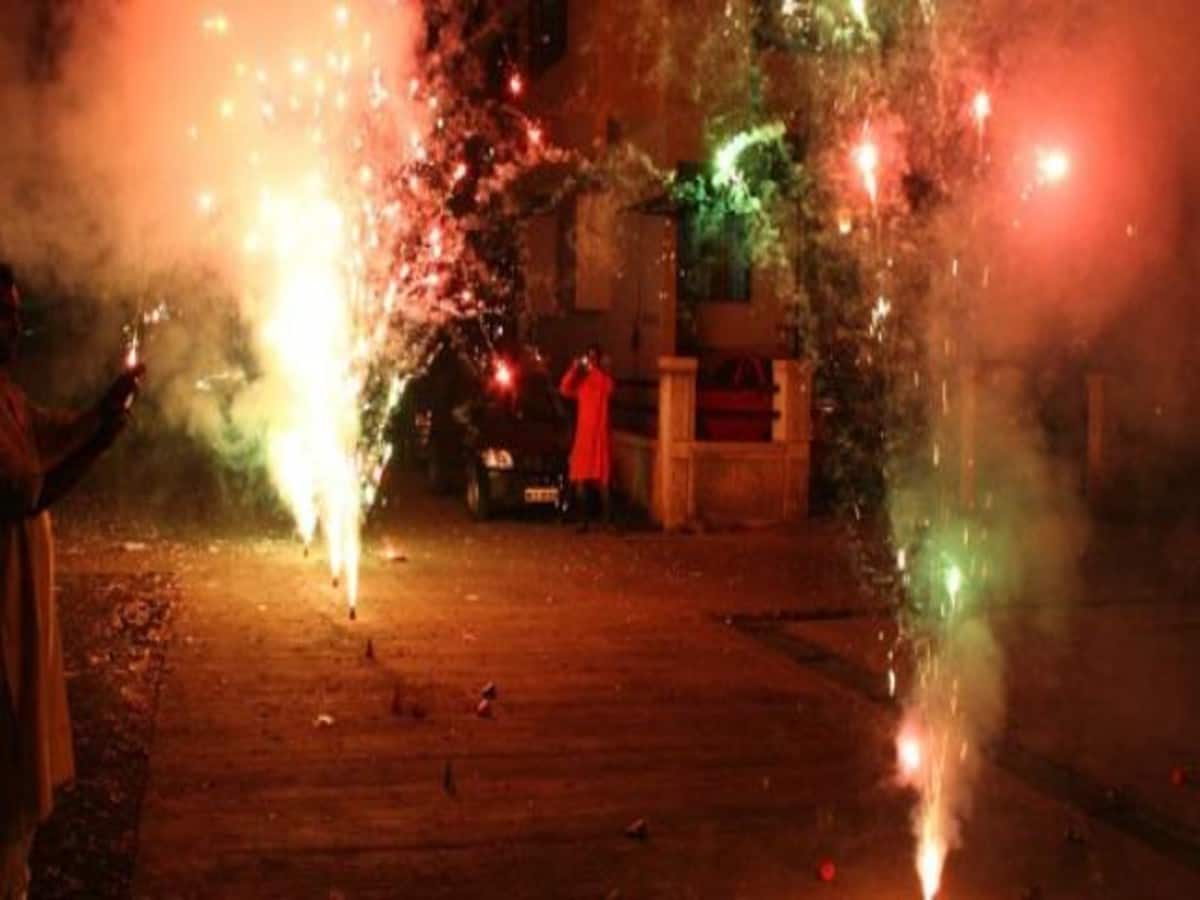 दिल्ली में दीवाली पर बैन रहेंगे पटाखें, सरकार ने प्रदूषण को देखते हुए लिया फैसला