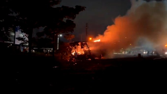  नासिक में भीषण हादसा, यात्री बस में आग लगने से 12 लोग जिंदा जले