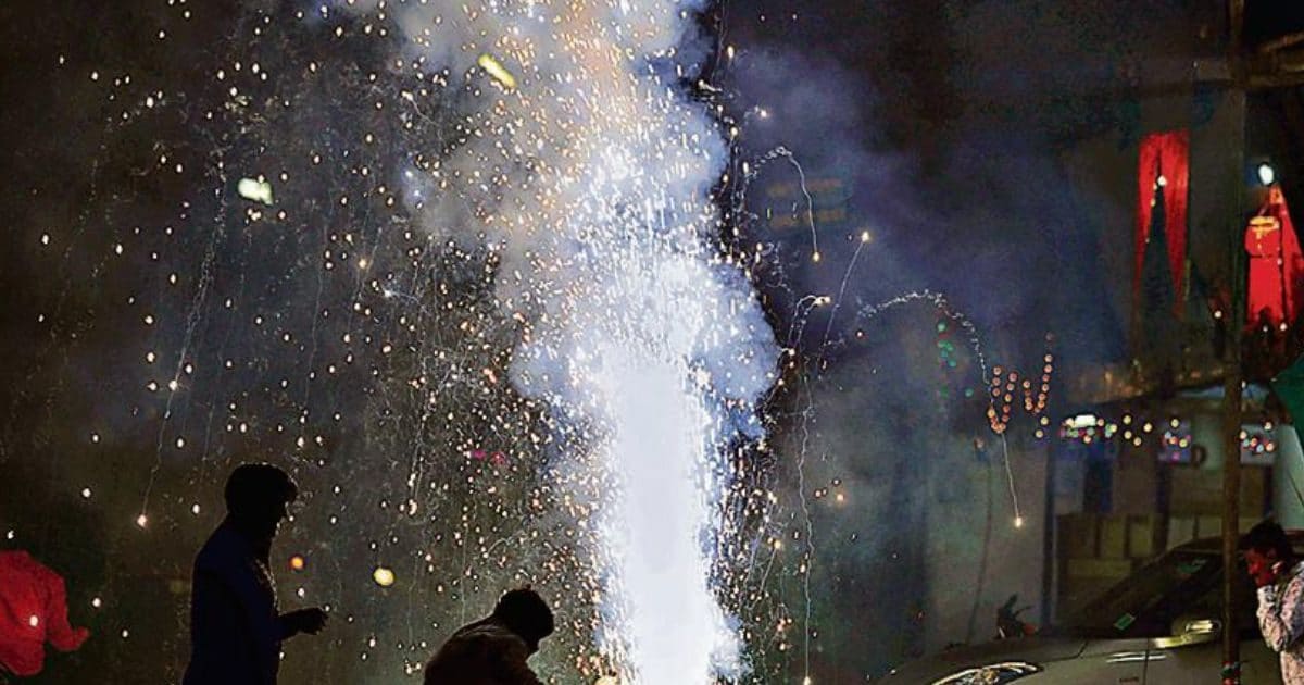  दिल्ली में पटाखे खरीदने और जलाने पर नया फरमान, जुर्माने के साथ हो सकती है जेल