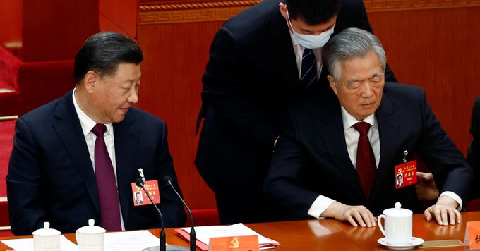  चीन में पूर्व राष्ट्रपति का अपमान, जिनपिंग से सामने जबरन बैठक से किया गया बाहर