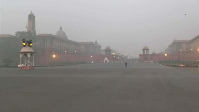  स्मॉग और धुंध की चपेट में दिल्ली, 332 तक पहुंचा AQI 