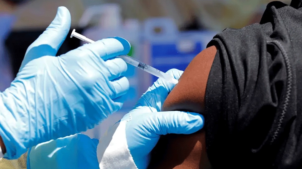 कोरोना वैक्सीन: विशेषज्ञों ने कहा संक्रमित हो चुके लोगों को टीका अभी जरूरत नहीं