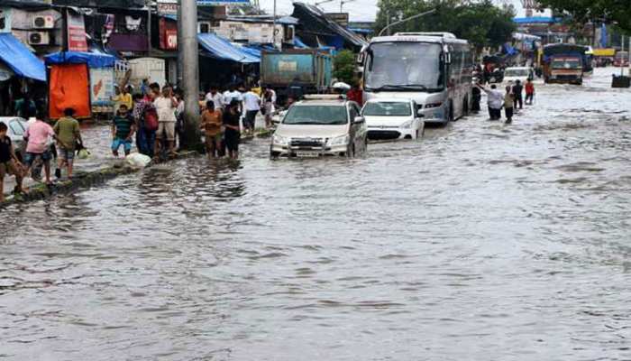 पानी से लबालब मायानगरी, मुंबई में अगले 5 दिनों तक आफत की बारिश