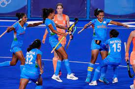  टोक्यो ओलंपिक्स में भारतीय महिला हॉकी टीम की जीत, क्वार्टर फाइनल में पहुंचने की उम्मीद बरकरार