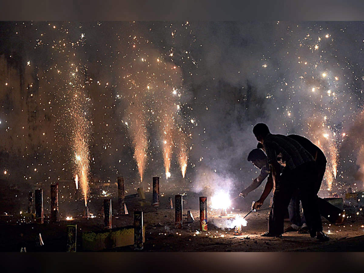  बंगाल में इस बार बिना पटाखों वाली दीवाली, कलकत्ता हाईकोर्ट ने पूरी तरह लगाया प्रतिबंध 