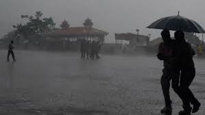 सर्दियों की दस्तक के बीच कई राज्यों में भारी बारिश की चेतावनी, केरल-तमिलनाडु में बिगड़े हालात 