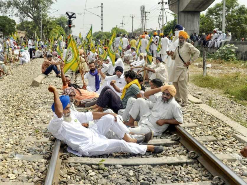 पंजाब में किसानों का रेल रोको आंदोलन, कई ट्रेनें रद्द 