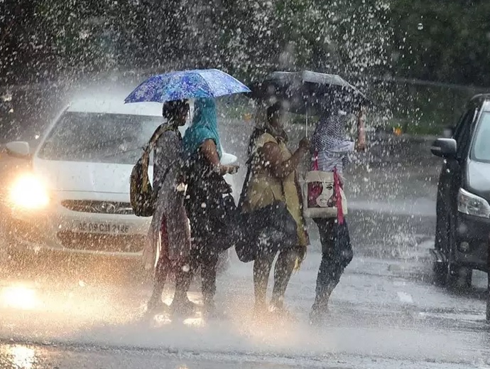 देश के कई हिस्सों में बारिश का अलर्ट, दिल्ली को करने होगा इंतजार