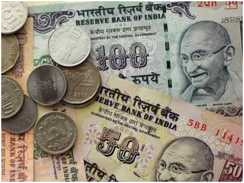  रुपये में ऐतिहासिक गिरावट, पहली बार डॉलर के मुकाबले 83 के पार पहुंचा