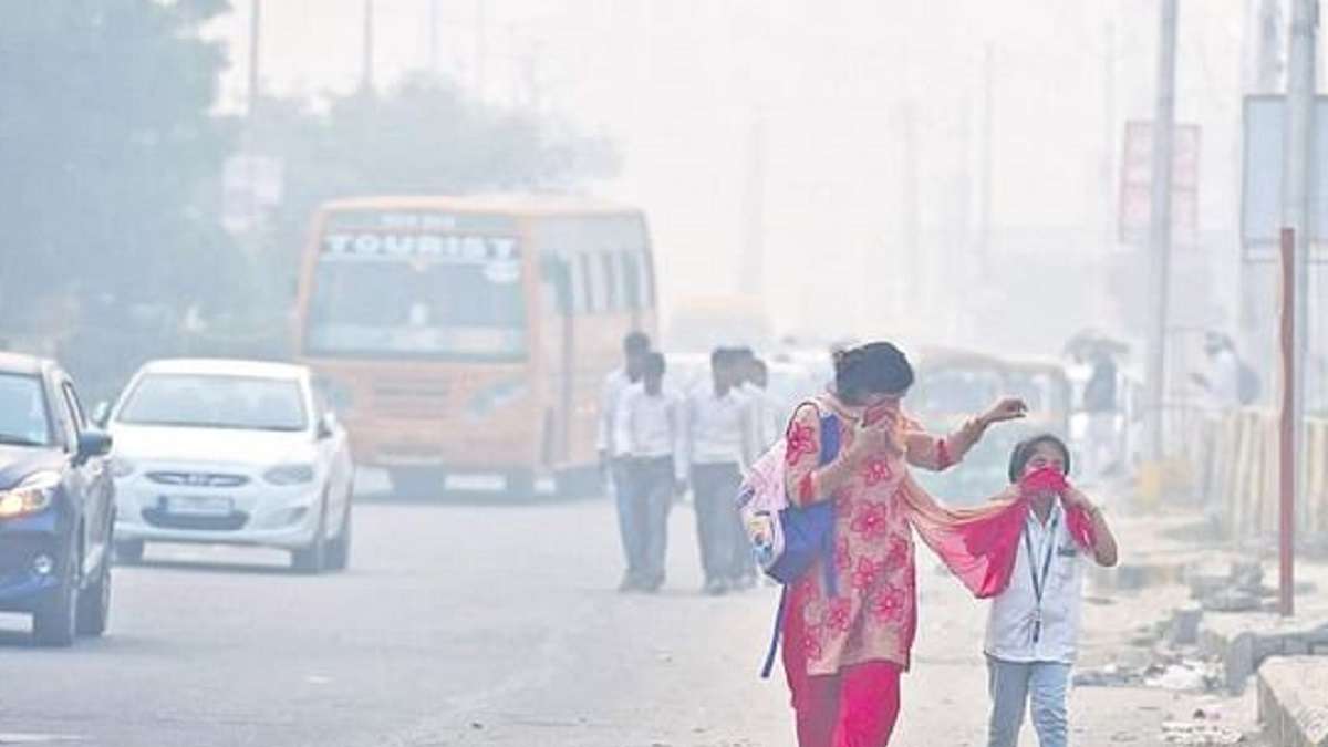 जहरीली होती जा रही दिल्ली की हवा, पर्यावरण मंत्री की वर्क फ्रॉम होम की अपील